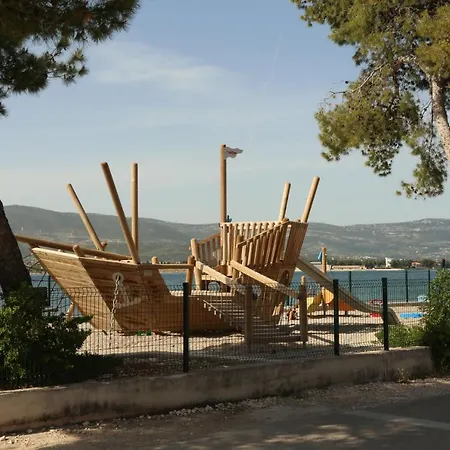Apartman Luce Trogir Exteriör bild